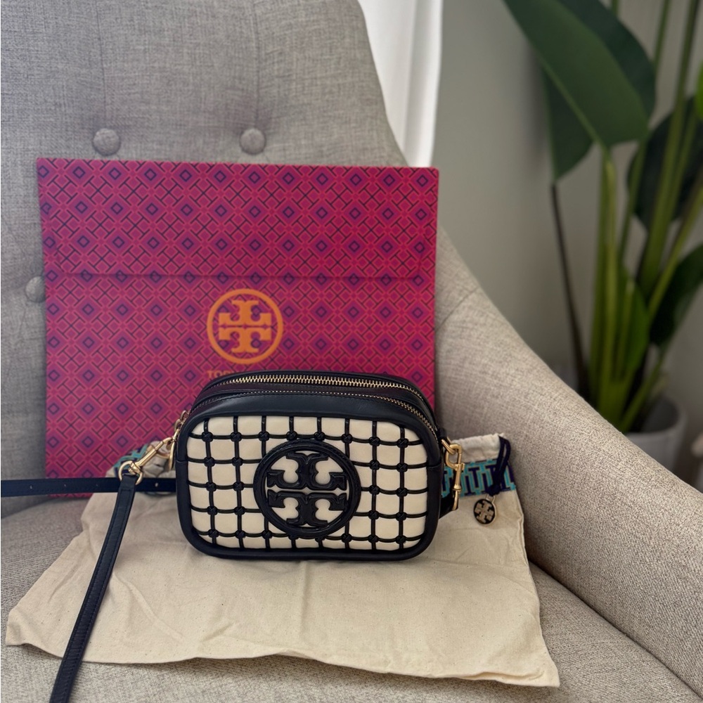 Tory Burch Bombe Perry Patent Whipstitch Mini in Black and White